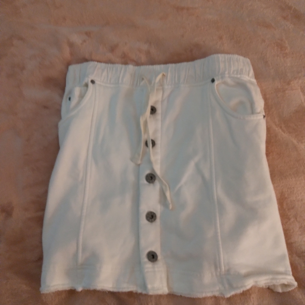 💕3 FOR $30- Grey State, Size XS White Skirt